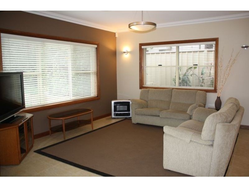 60 Burns Road, Picnic Point NSW 2213