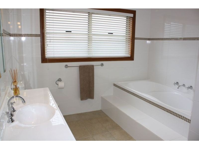 60 Burns Road, Picnic Point NSW 2213