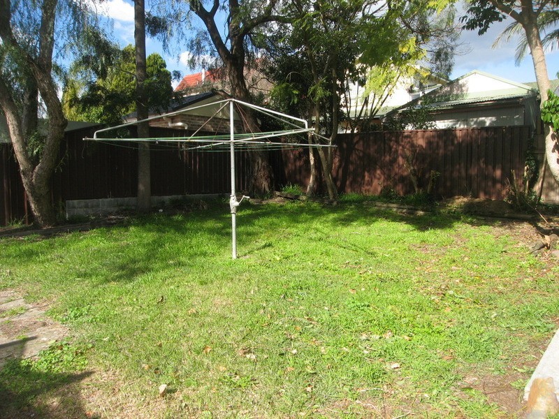 18 Taloma Street, Picnic Point NSW 2213