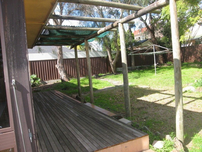 18 Taloma Street, Picnic Point NSW 2213