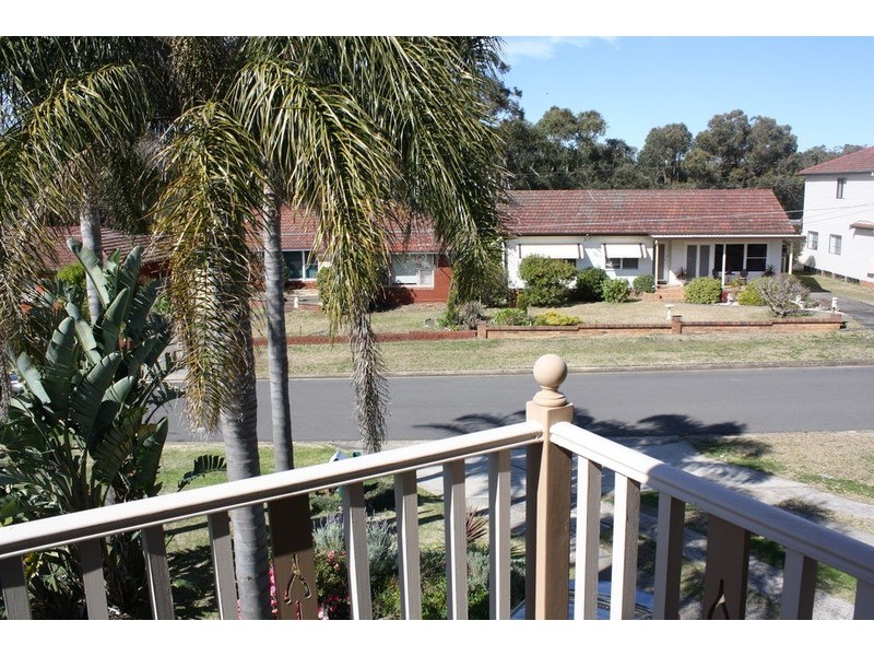 8 Claverdon Avenue, Picnic Point NSW 2213