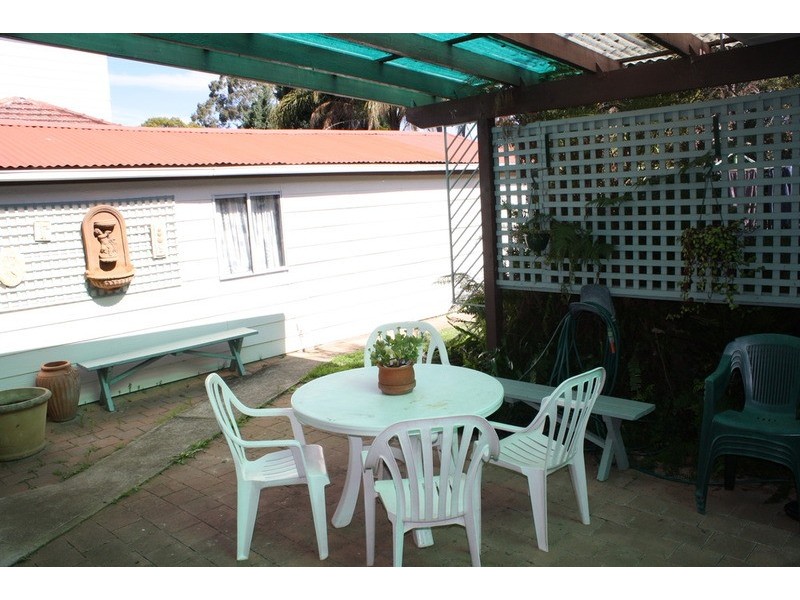 8 Claverdon Avenue, Picnic Point NSW 2213
