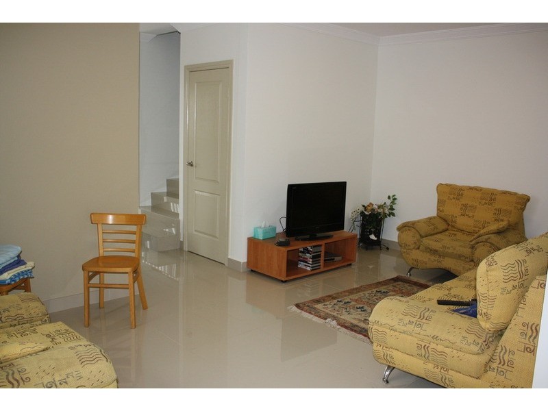 4 Penrose Avenue, East Hills NSW 2213