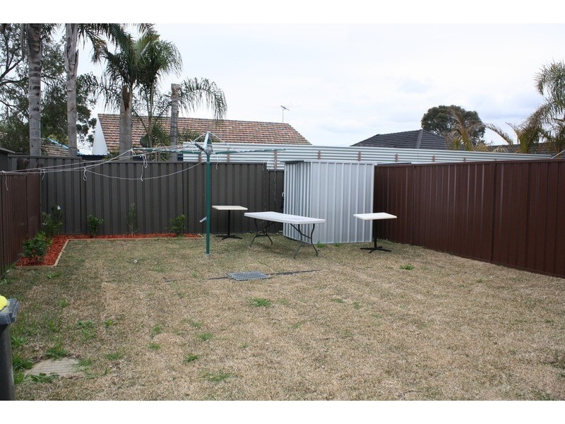 4 Penrose Avenue, East Hills NSW 2213