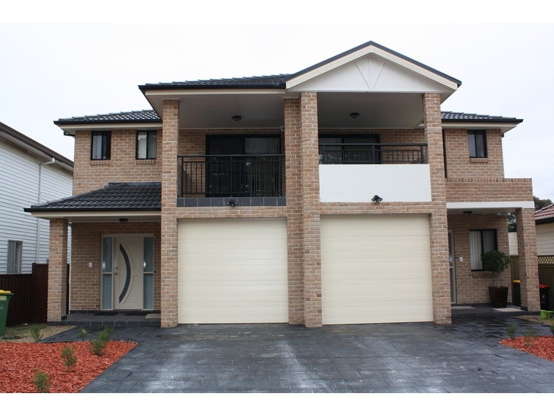 4 Penrose Avenue, East Hills NSW 2213