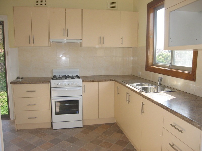 10 Urquhart Street, Riverwood NSW 2210