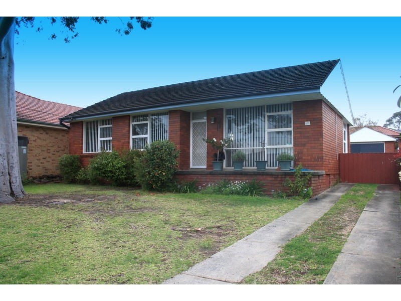 26 Taloma Street, Picnic Point NSW 2213