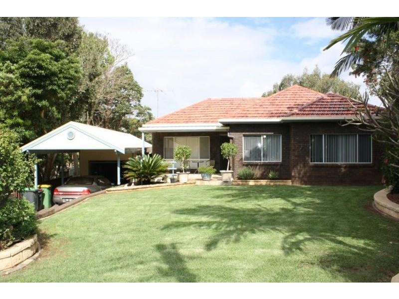 10 Phyllis Avenue, Picnic Point NSW 2213