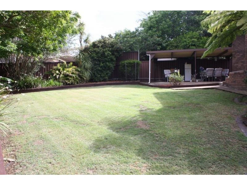 10 Phyllis Avenue, Picnic Point NSW 2213