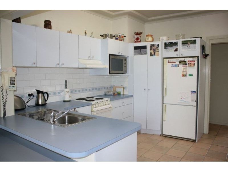 10 Phyllis Avenue, Picnic Point NSW 2213