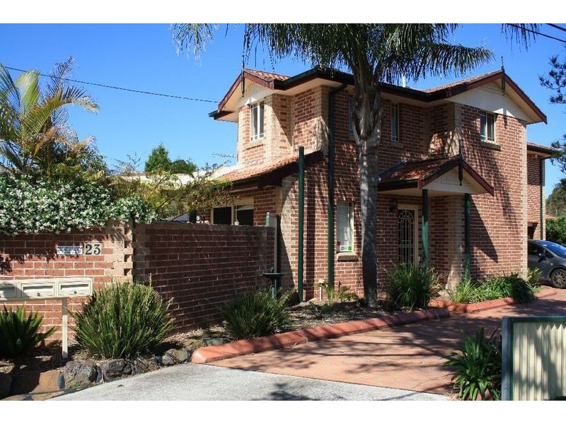 1/23 Parkview Avenue, Picnic Point NSW 2213