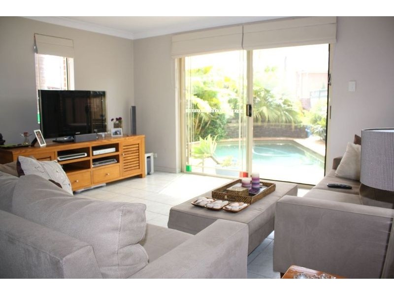 1/23 Parkview Avenue, Picnic Point NSW 2213