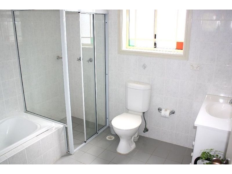 1/23 Parkview Avenue, Picnic Point NSW 2213