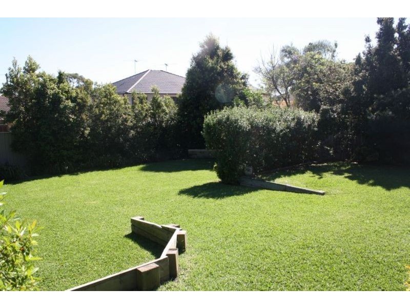 16 Burns Road, Picnic Point NSW 2213