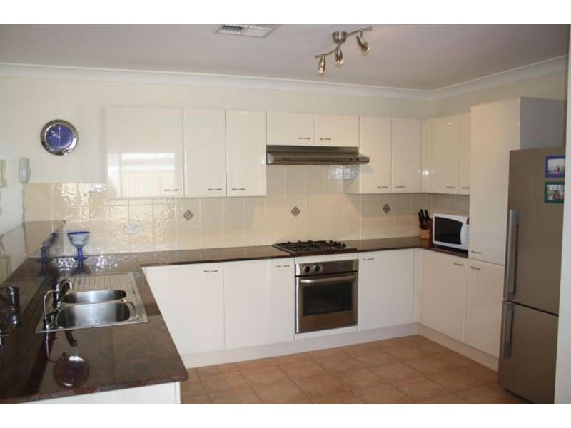 16 Burns Road, Picnic Point NSW 2213