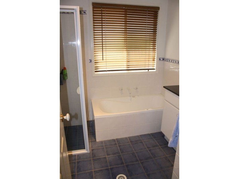 16 Burns Road, Picnic Point NSW 2213