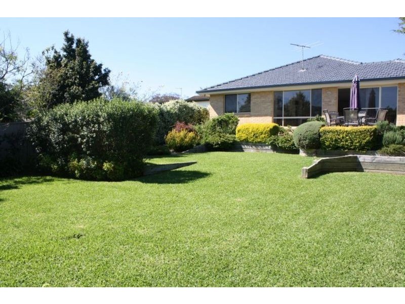 16 Burns Road, Picnic Point NSW 2213