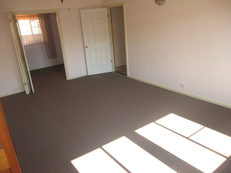 13 Maclaurin Avenue, East Hills NSW 2213