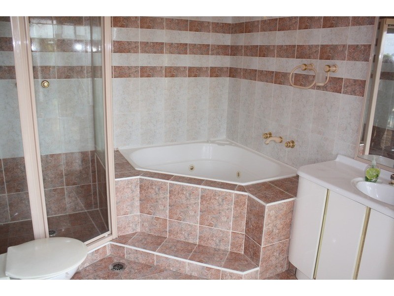 93 Bignell Street, Illawong NSW 2234