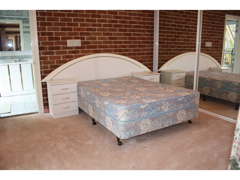 93 Bignell Street, Illawong NSW 2234