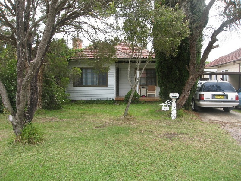 12 Blair Avenue, East Hills NSW 2213