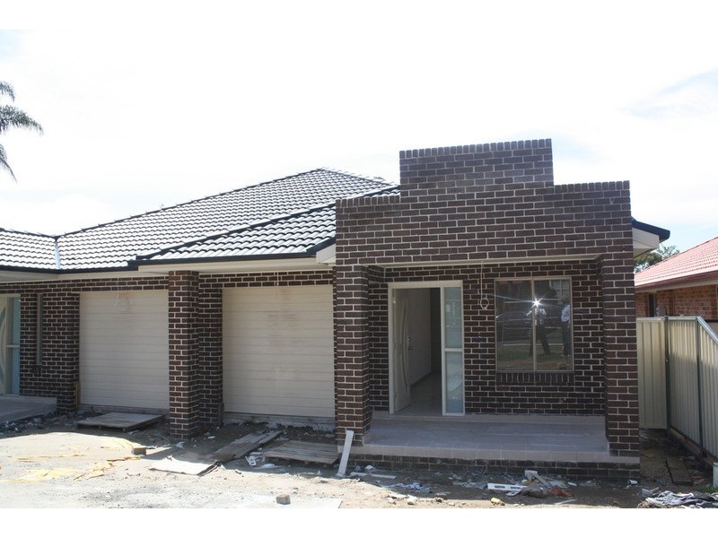 11a Matthews Avenue, East Hills NSW 2213