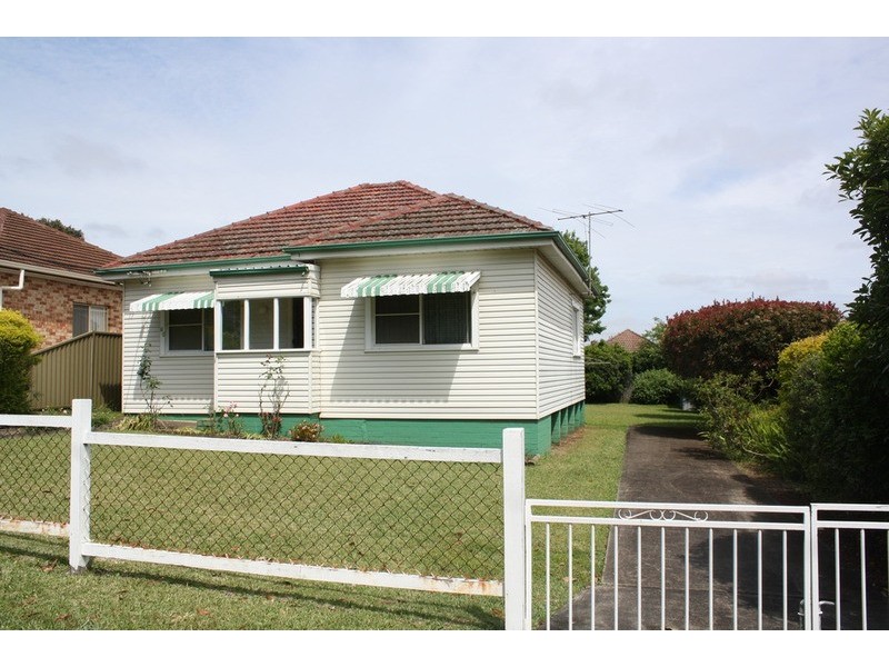 70 Hinemoa Street, Panania NSW 2213