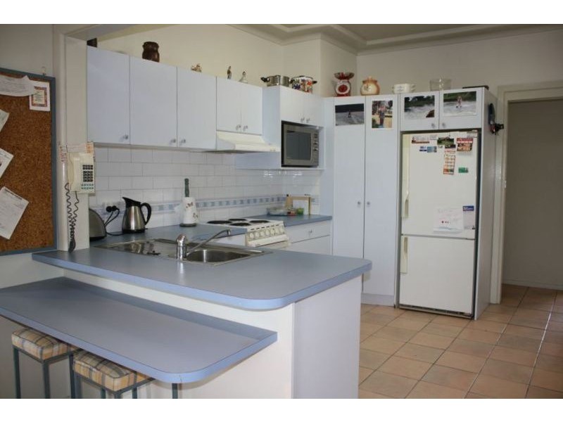 10 Phyllis Avenue, Picnic Point NSW 2213