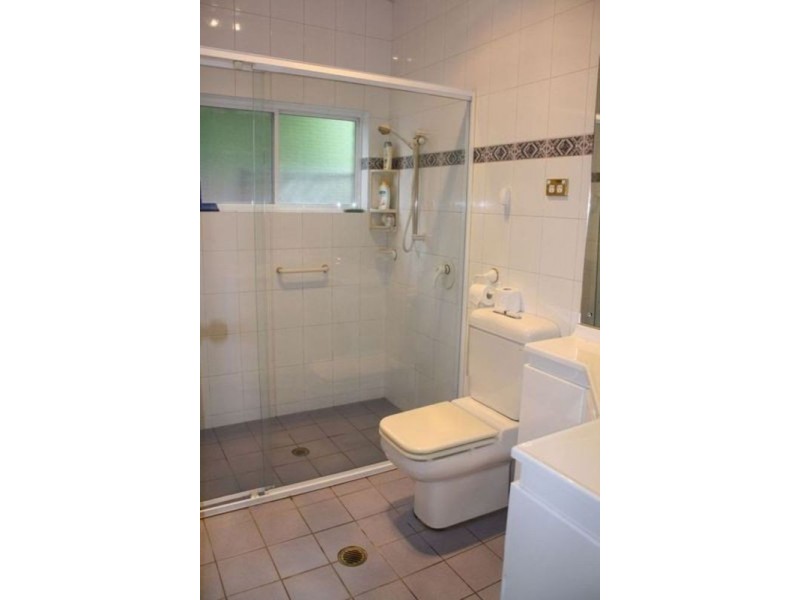 10 Phyllis Avenue, Picnic Point NSW 2213