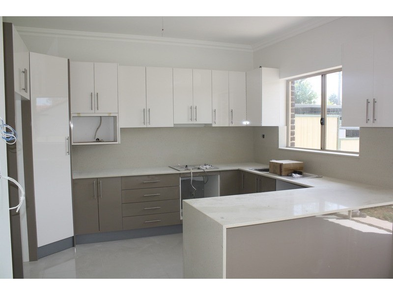 11a Matthews Avenue, East Hills NSW 2213