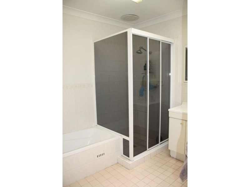 2/10 Forrest Road, East Hills NSW 2213