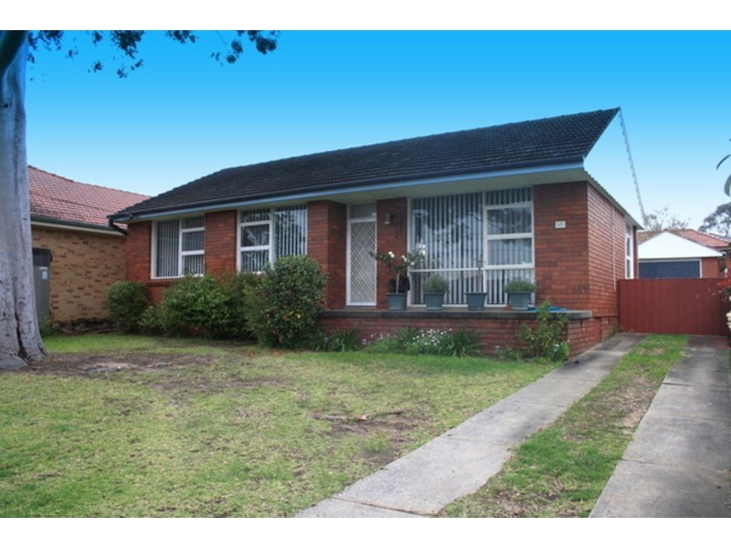 26 Taloma Street, Picnic Point NSW 2213