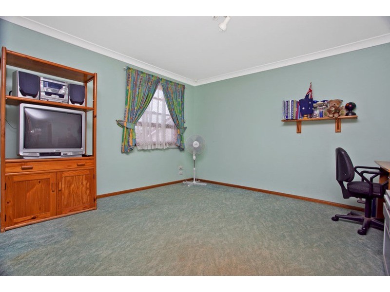 17 Broe Avenue, East Hills NSW 2213