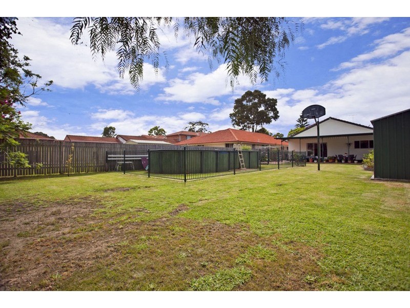 17 Broe Avenue, East Hills NSW 2213