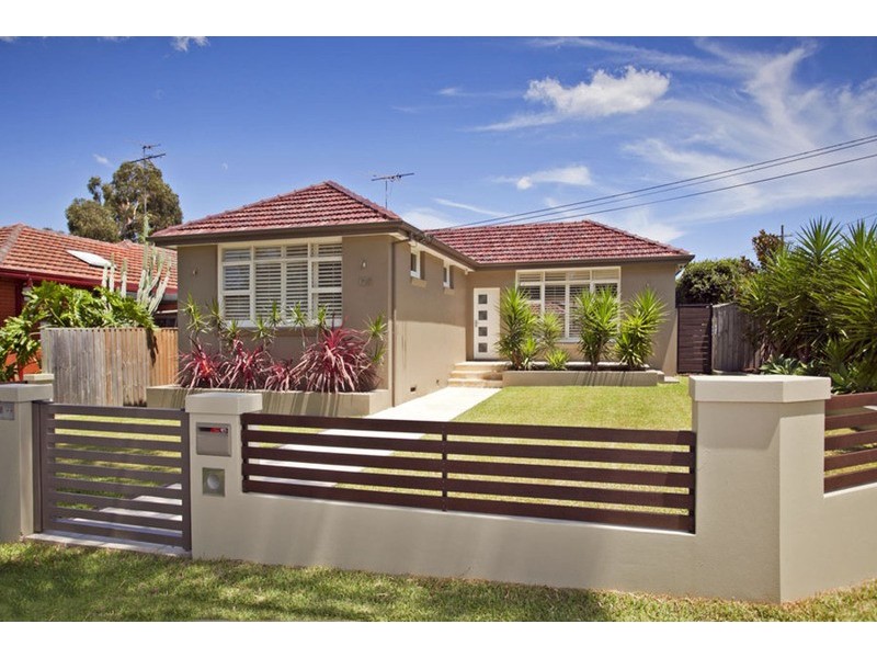 124 Picnic Point Road, Picnic Point NSW 2213