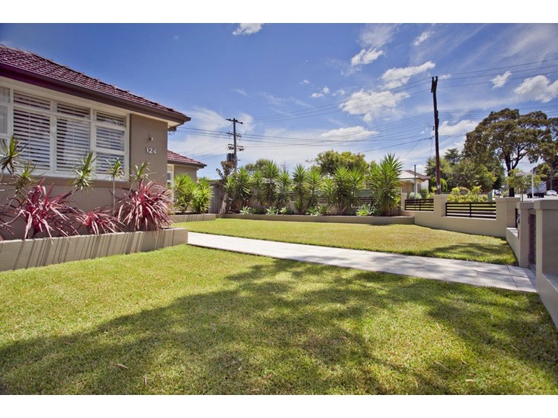 124 Picnic Point Road, Picnic Point NSW 2213