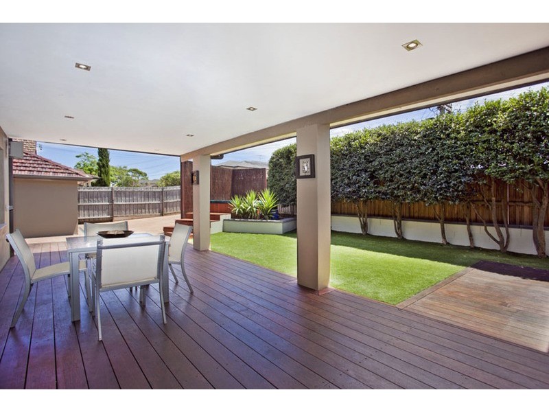 124 Picnic Point Road, Picnic Point NSW 2213