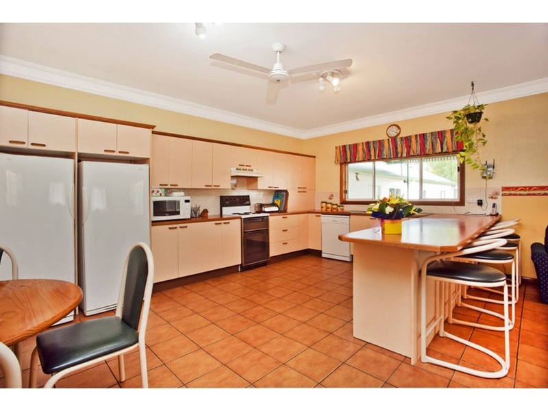 17 Broe Avenue, East Hills NSW 2213