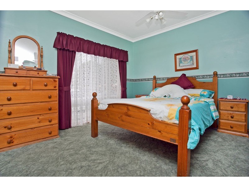 17 Broe Avenue, East Hills NSW 2213