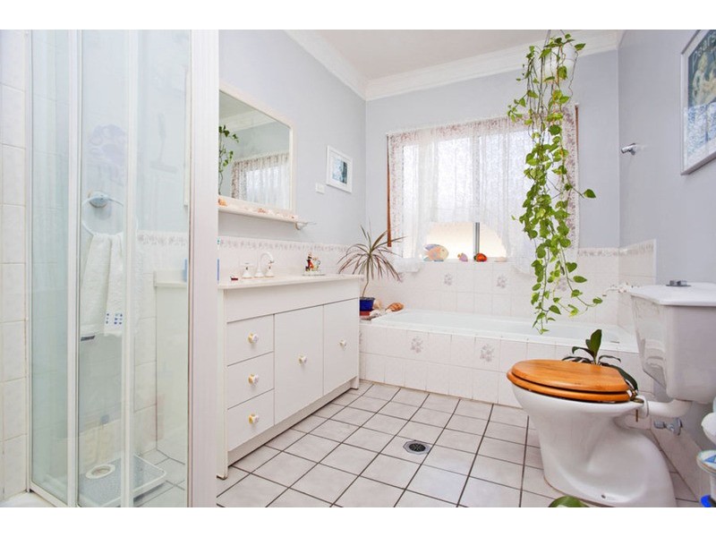 17 Broe Avenue, East Hills NSW 2213