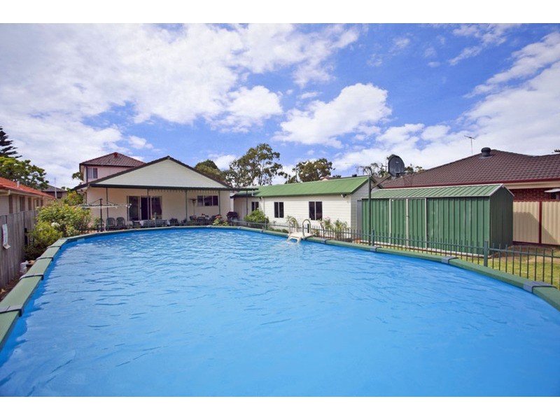 17 Broe Avenue, East Hills NSW 2213