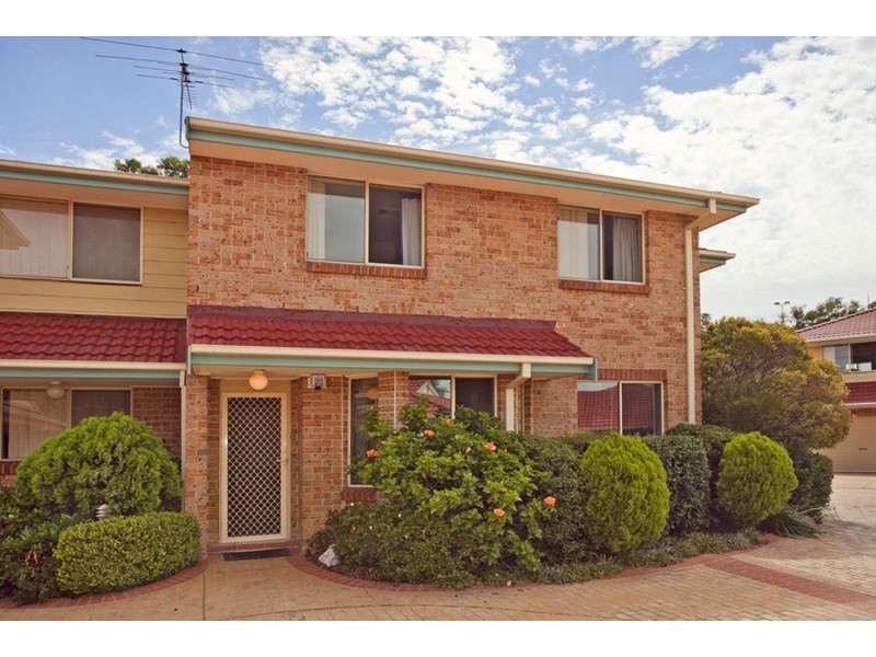 8/6 Lehn Road, East Hills NSW 2213