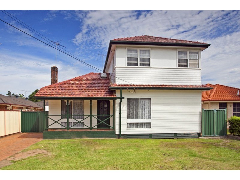 17 Broe Avenue, East Hills NSW 2213