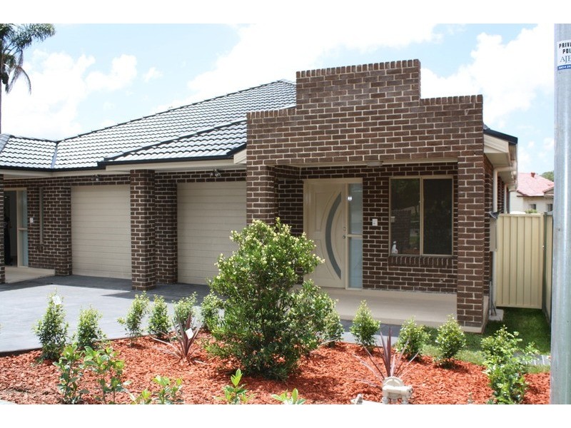 11a Matthews Avenue, East Hills NSW 2213