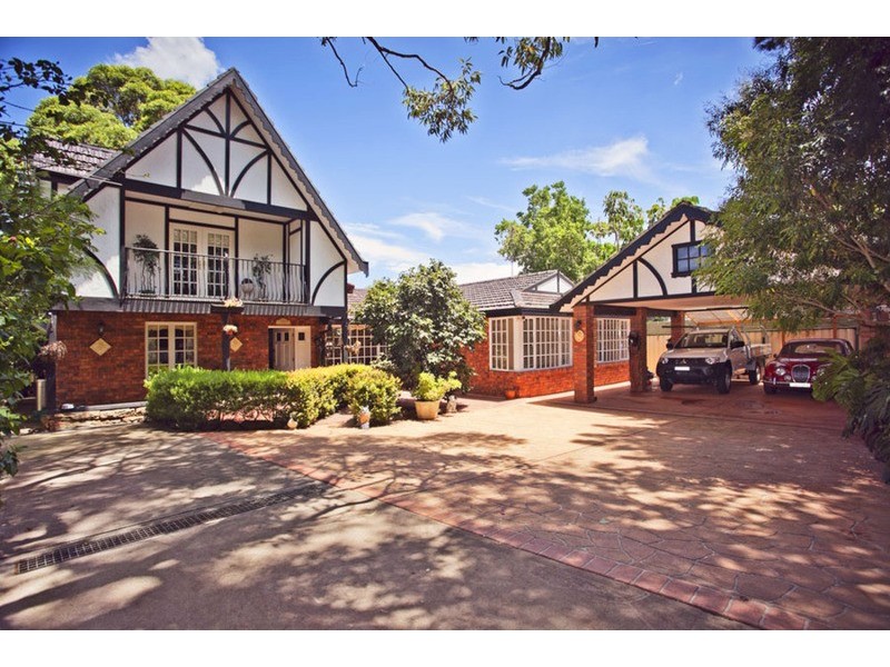 674 Henry Lawson Drive, East Hills NSW 2213