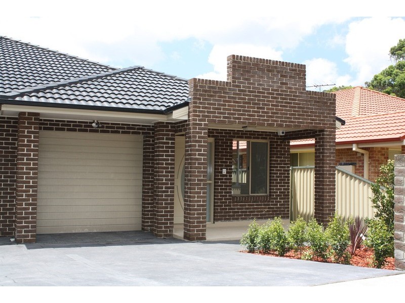 11a Matthews Avenue, East Hills NSW 2213