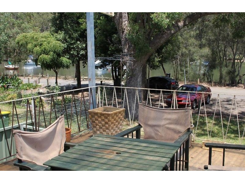 35 Carinya Road, Picnic Point NSW 2213