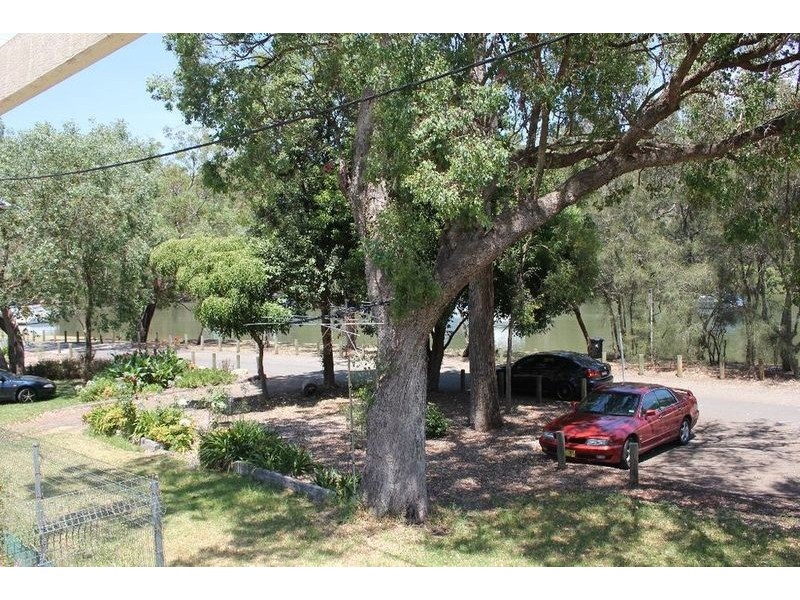 35 Carinya Road, Picnic Point NSW 2213