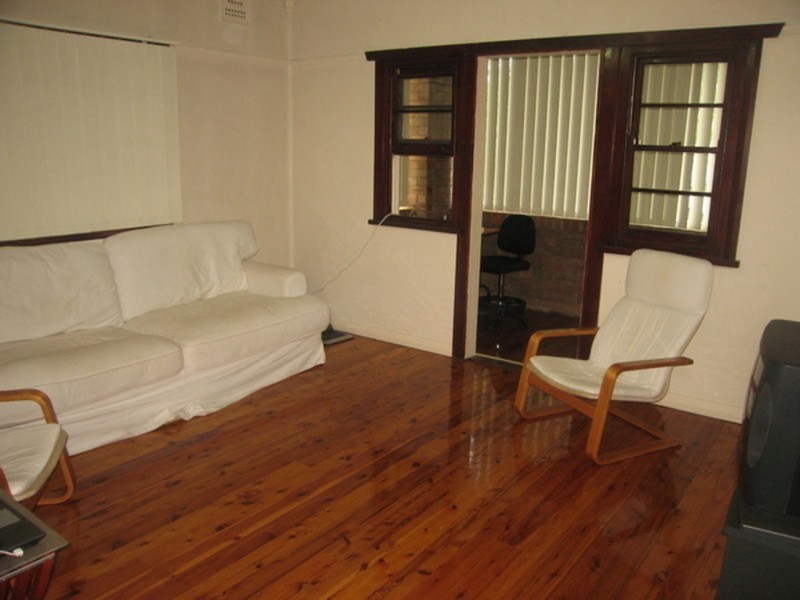 3 Maclaurin Avenue, East Hills NSW 2213