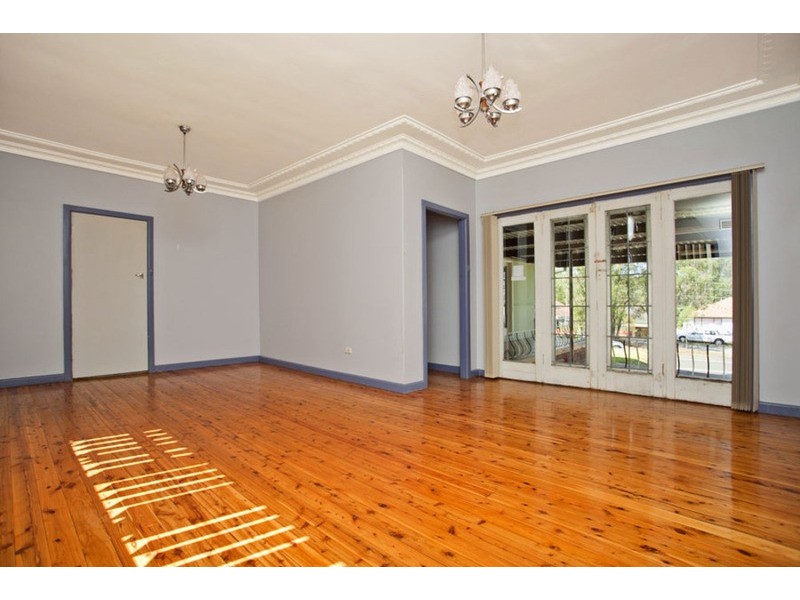 653 Henry Lawson Drive, East Hills NSW 2213